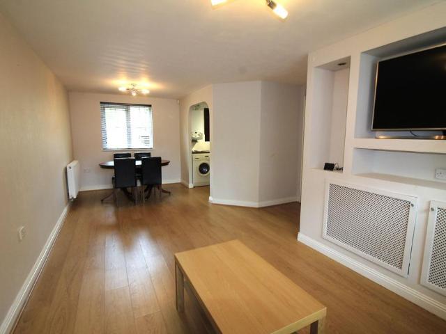2 bedroom apartment to rent