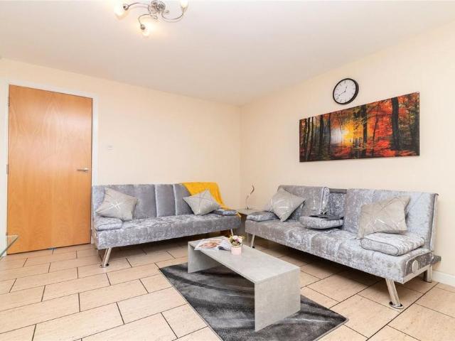 2 bedroom apartment to rent