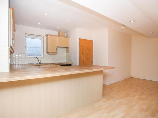 2 bedroom apartment to rent
