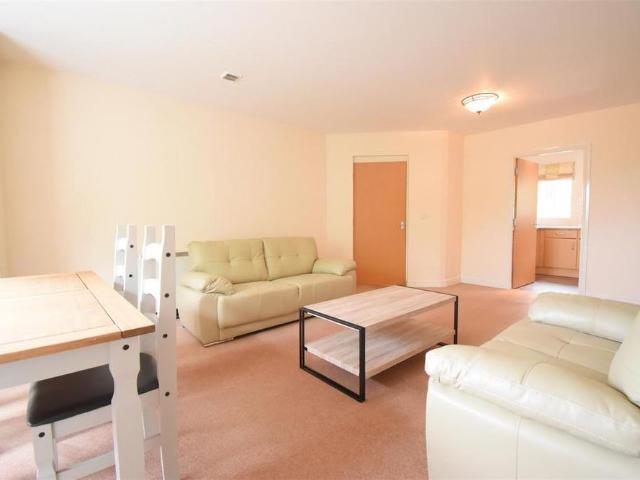 2 bedroom apartment to rent