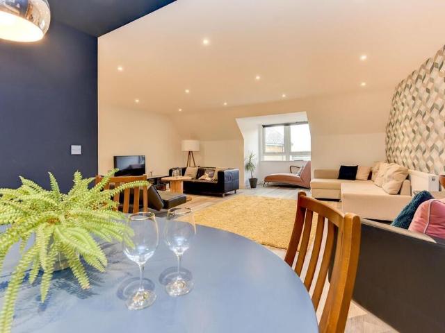 2 bedroom apartment to rent