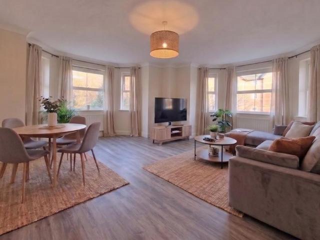 2 bedroom apartment to rent