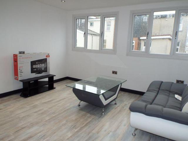 2 bedroom apartment to rent