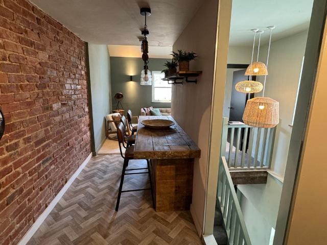 2 bedroom apartment to rent