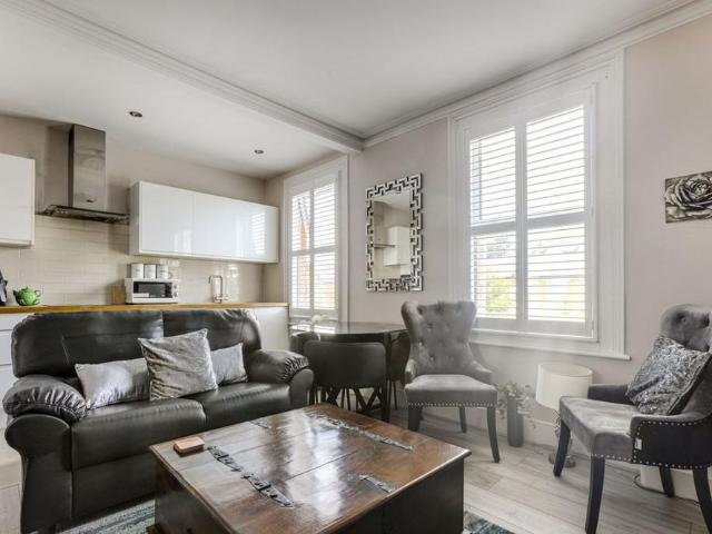 2 bedroom apartment to rent