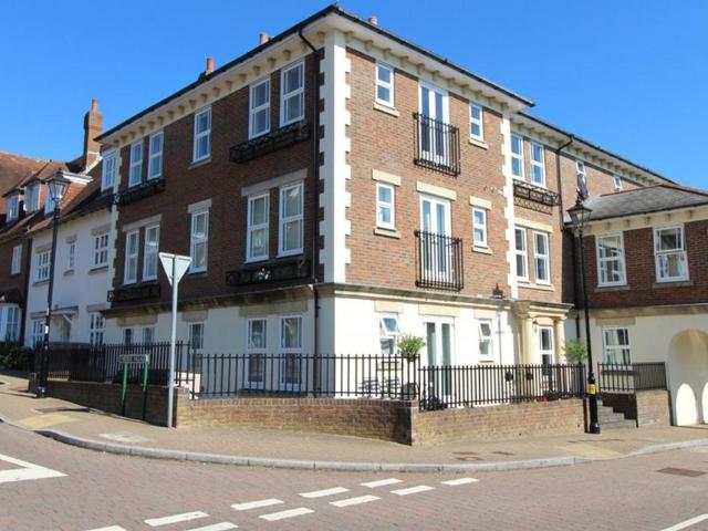 2 bedroom apartment to rent