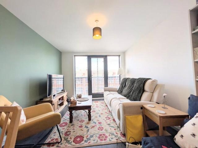 2 bedroom apartment to rent