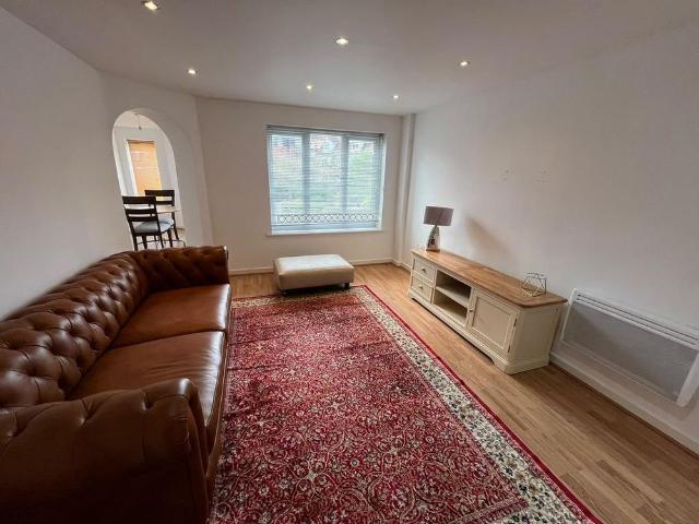 2 bedroom apartment to rent