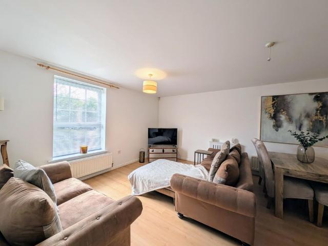 2 bedroom apartment to rent
