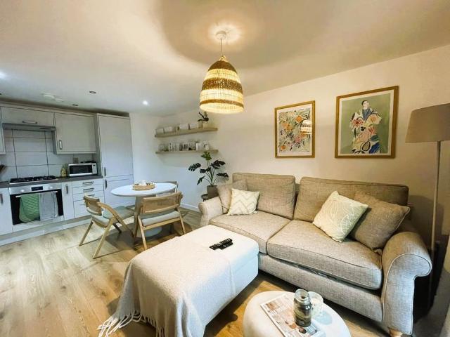 2 bedroom apartment to rent