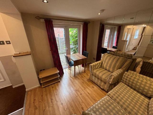2 bedroom apartment to rent
