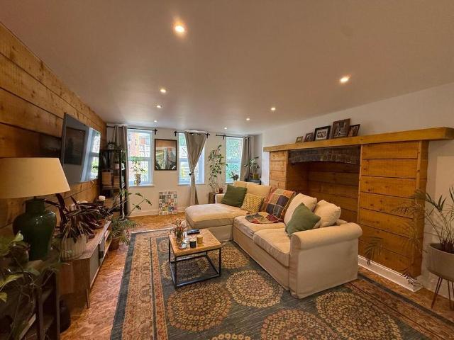 2 bedroom apartment to rent