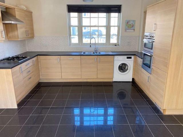 2 bedroom apartment to rent
