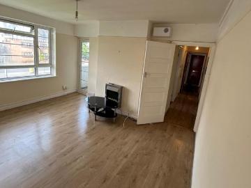 Morden, Merton county - Balcony, Equipped kitchen