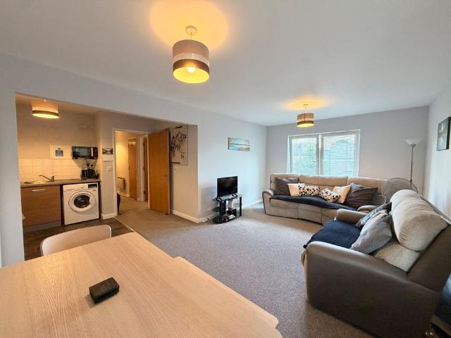 2 bedroom apartment to rent