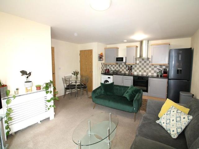 2 bedroom apartment to rent