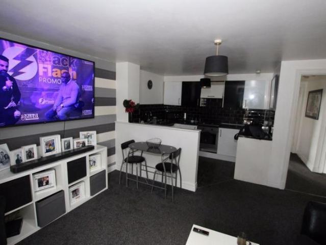 2 bedroom apartment to rent