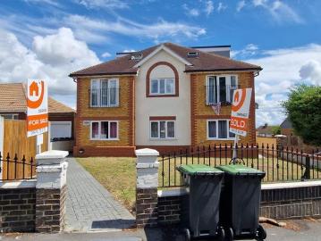 2 bedroom apartment to rent