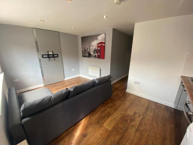 2 bedroom apartment to rent