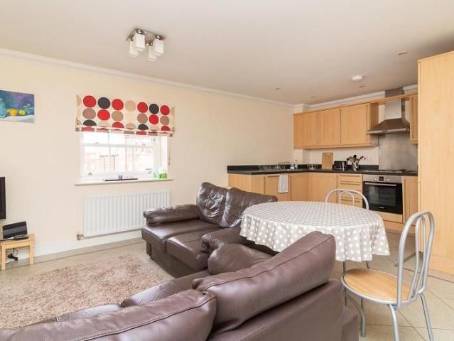 2 bedroom apartment to rent
