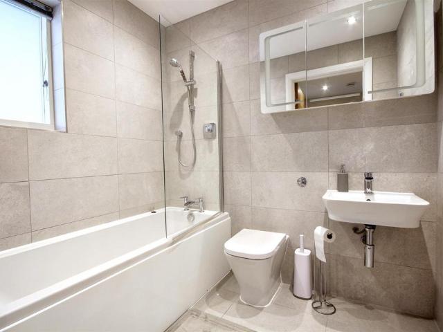 2 bedroom apartment to rent