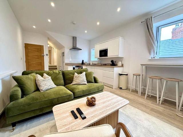 2 bedroom apartment to rent