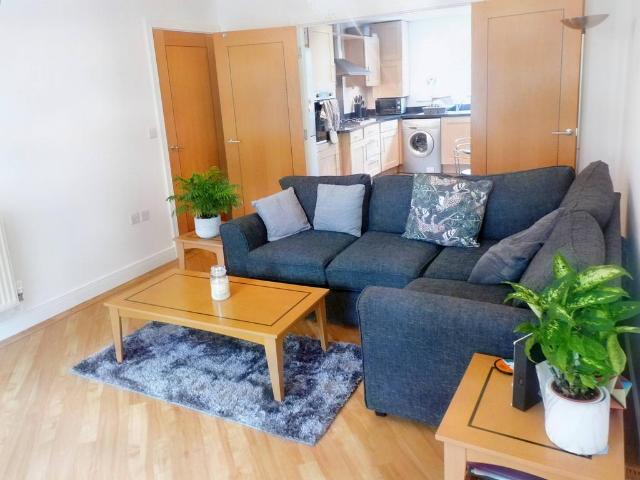2 bedroom apartment to rent