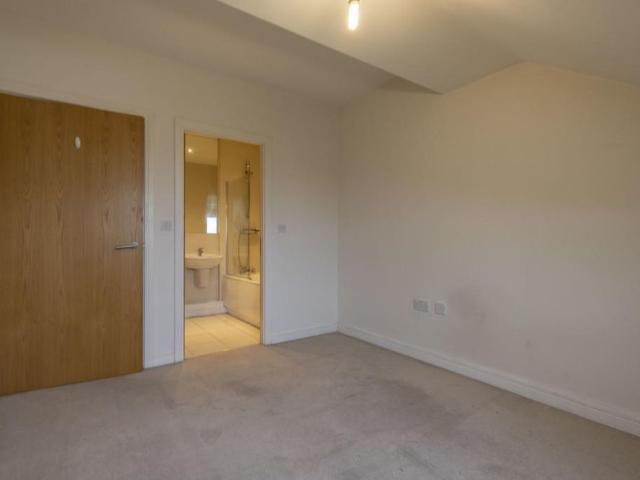 2 bedroom apartment to rent