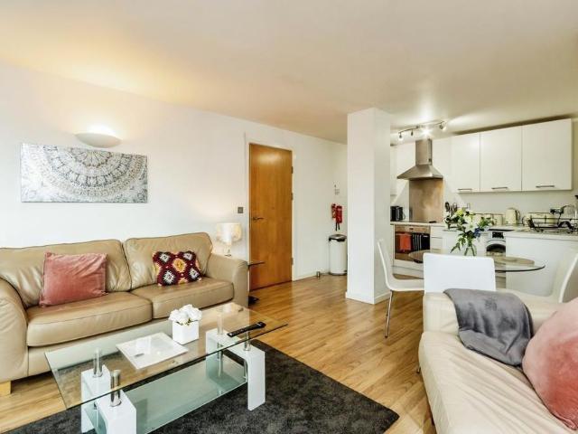 2 bedroom apartment to rent