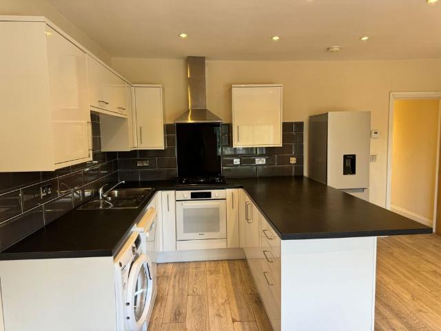 2 bedroom apartment to rent