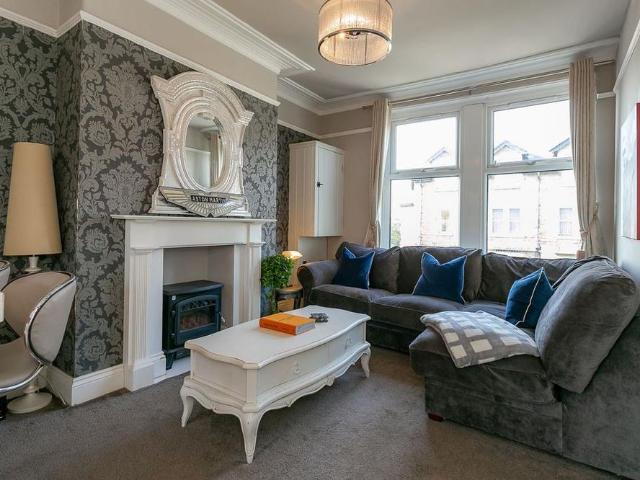 2 bedroom apartment to rent