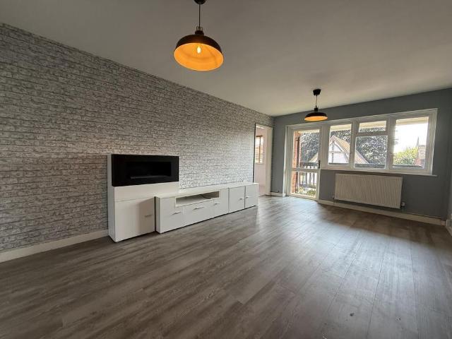 2 bedroom apartment to rent