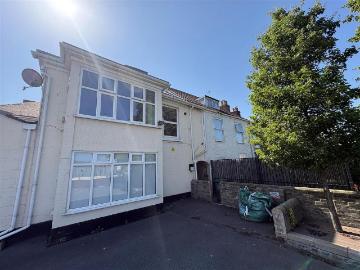 2 bedroom apartment to rent