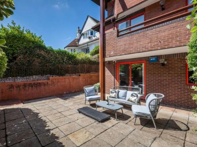 2 bedroom apartment to rent