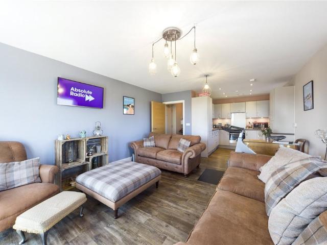 2 bedroom apartment to rent