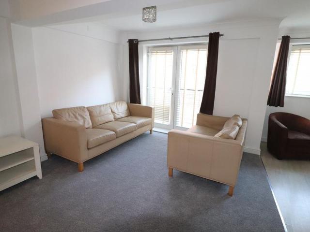 2 bedroom apartment to rent