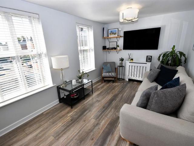 2 bedroom apartment to rent