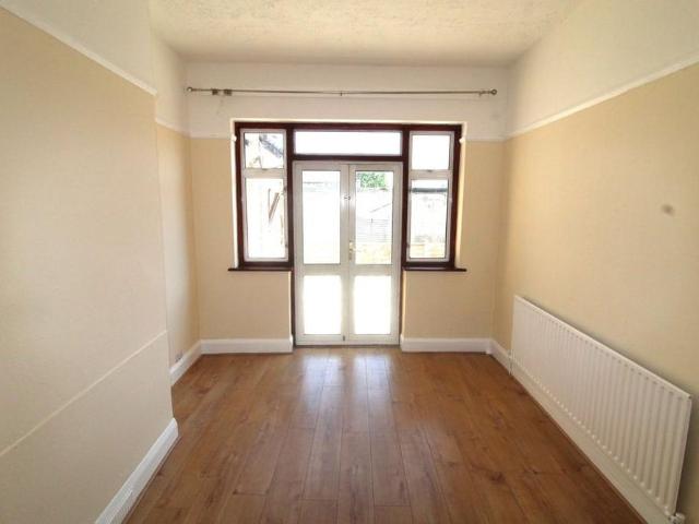 2 bedroom apartment to rent