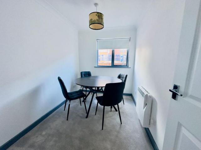 2 bedroom apartment to rent