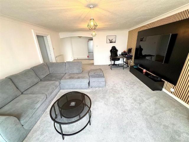 2 bedroom apartment to rent