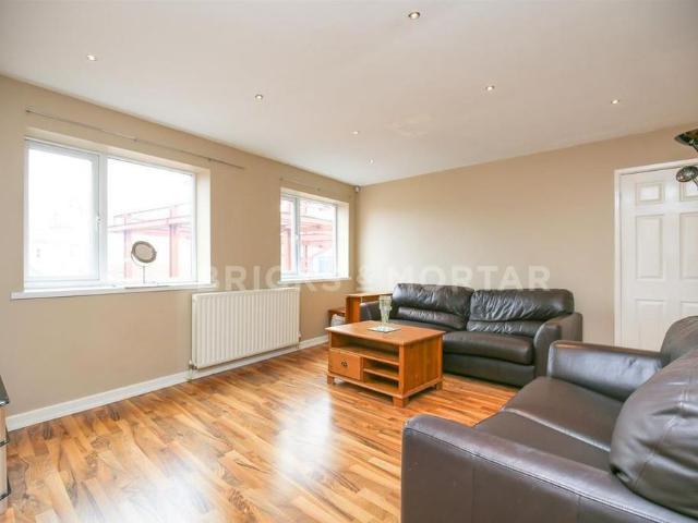 2 bedroom apartment to rent