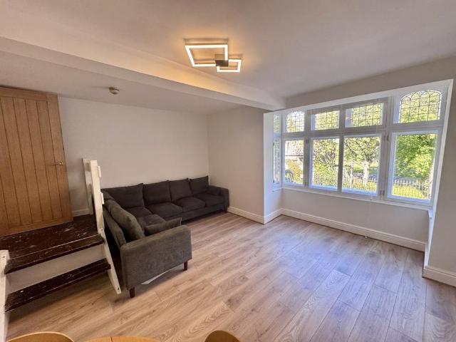 2 bedroom apartment to rent