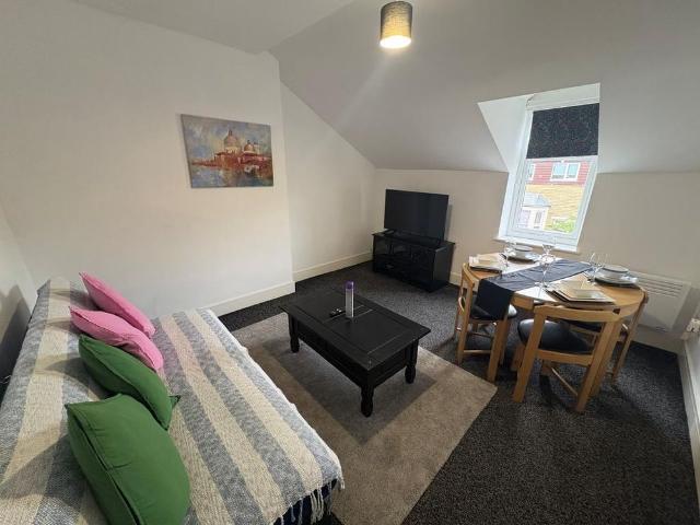 2 bedroom apartment to rent