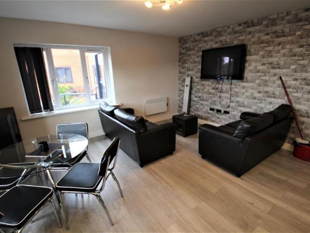 2 bedroom apartment to rent