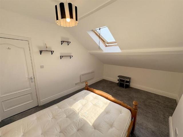 2 bedroom apartment to rent