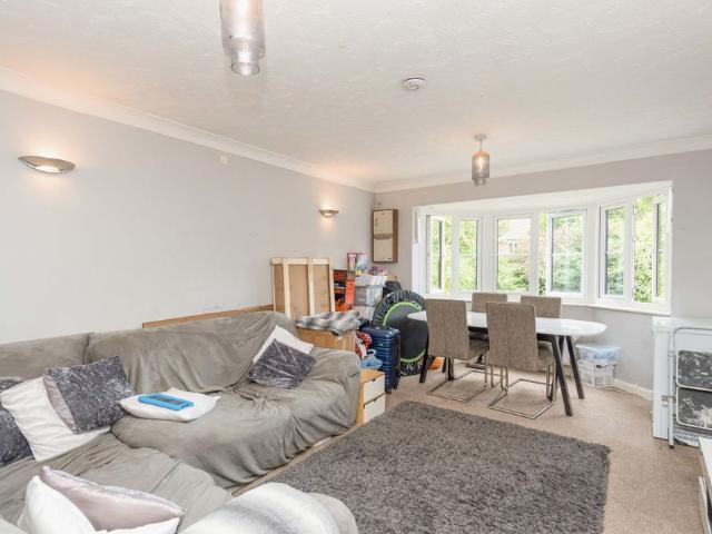 2 bedroom apartment to rent Cavendish Court, 52 54 Hadlow Road, Tonbridge, TN9