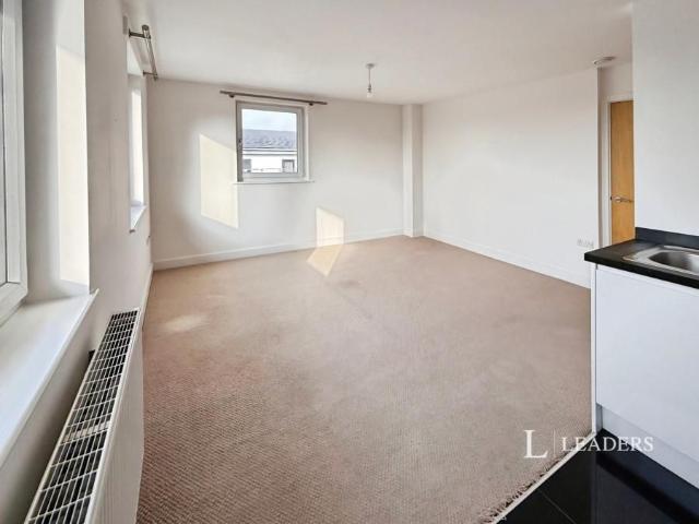 2 bedroom apartment to rent Cantelupe Road, East Grinstead, West Sussex, RH19