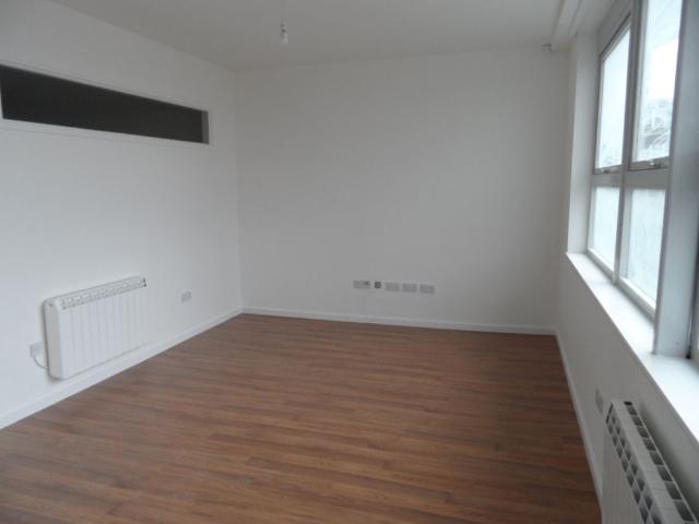 2 bedroom apartment to rent Cardiff Road, Luton, Bedfordshire, LU1