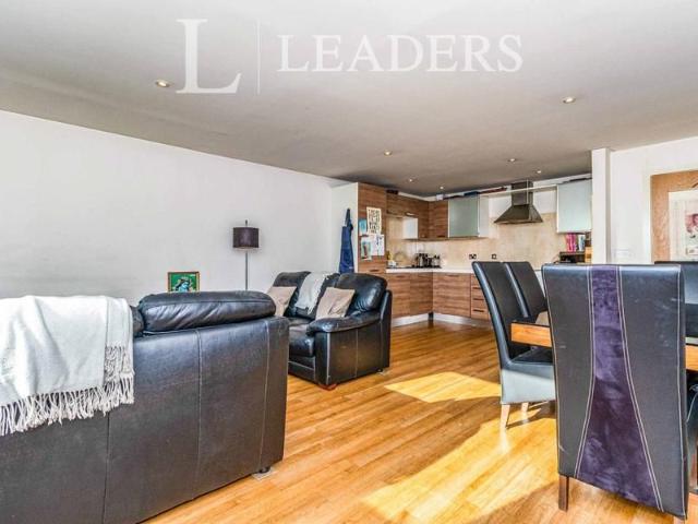 2 bedroom apartment to rent Church Street, Epsom, KT17