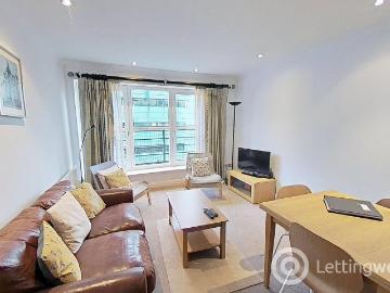 2 Bedroom Apartment to Rent at Edinburgh/City Centre, Edinburgh, Holyrood